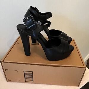 BRAND NEW Nine West Black Women's Platform Sandal, Size 8.5